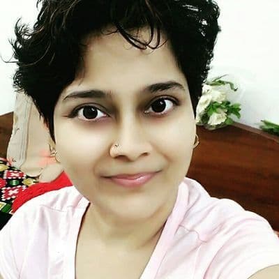 Dr Shalini Mohan color logo