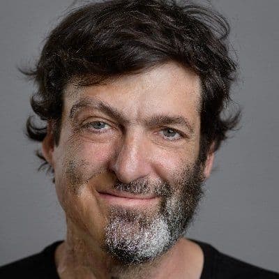 Dan Ariely color logo