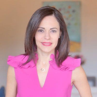 MARGARITA BRAVO color logo